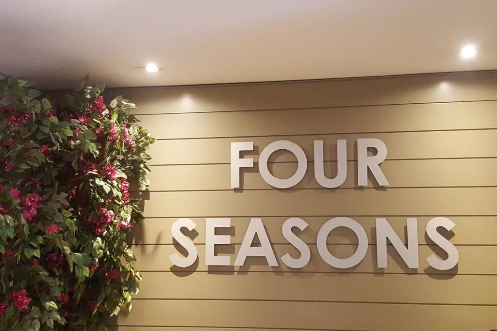 Apartamento Four Seasons 818- Spacious Cbd Studio - Onsite Parking, Gym & Rooftop Pool Ciudad del Cabo Exterior foto